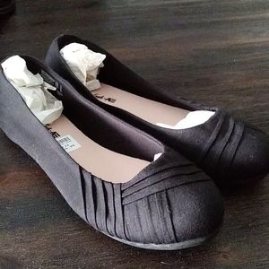 American Eagle Bree flat